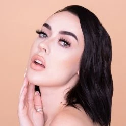 The Crème Shop 3D Faux Mink Lashes In "Lolita" Makeup