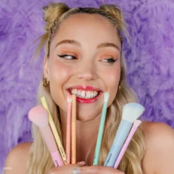 The Crème Shop X BT21 BABY The Crème Shop | BT21 BABY The Perfect Blend Brush Collection (Set Of 7)